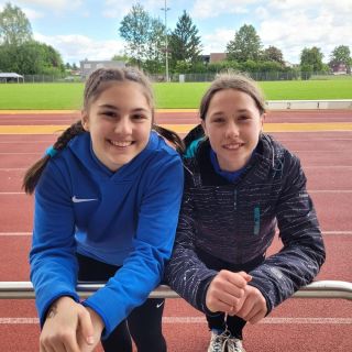 Loading...